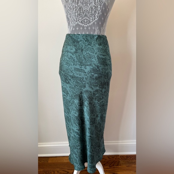 'a new day' Women's Green Snakeskin Print Maxi Skirt - Picture 6 of 11
